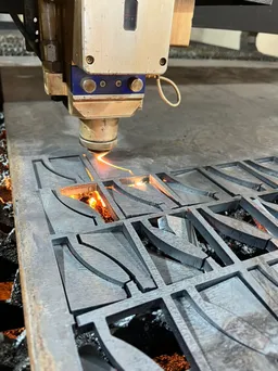 ورقکاری مدرن اراک