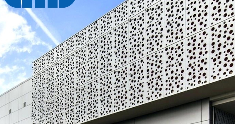 نمای فلزی طرح دار در دکوراسیون داخلی