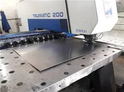 خدمات پانچ فلزات: دقت و انعطاف‌پذیری در فلزات